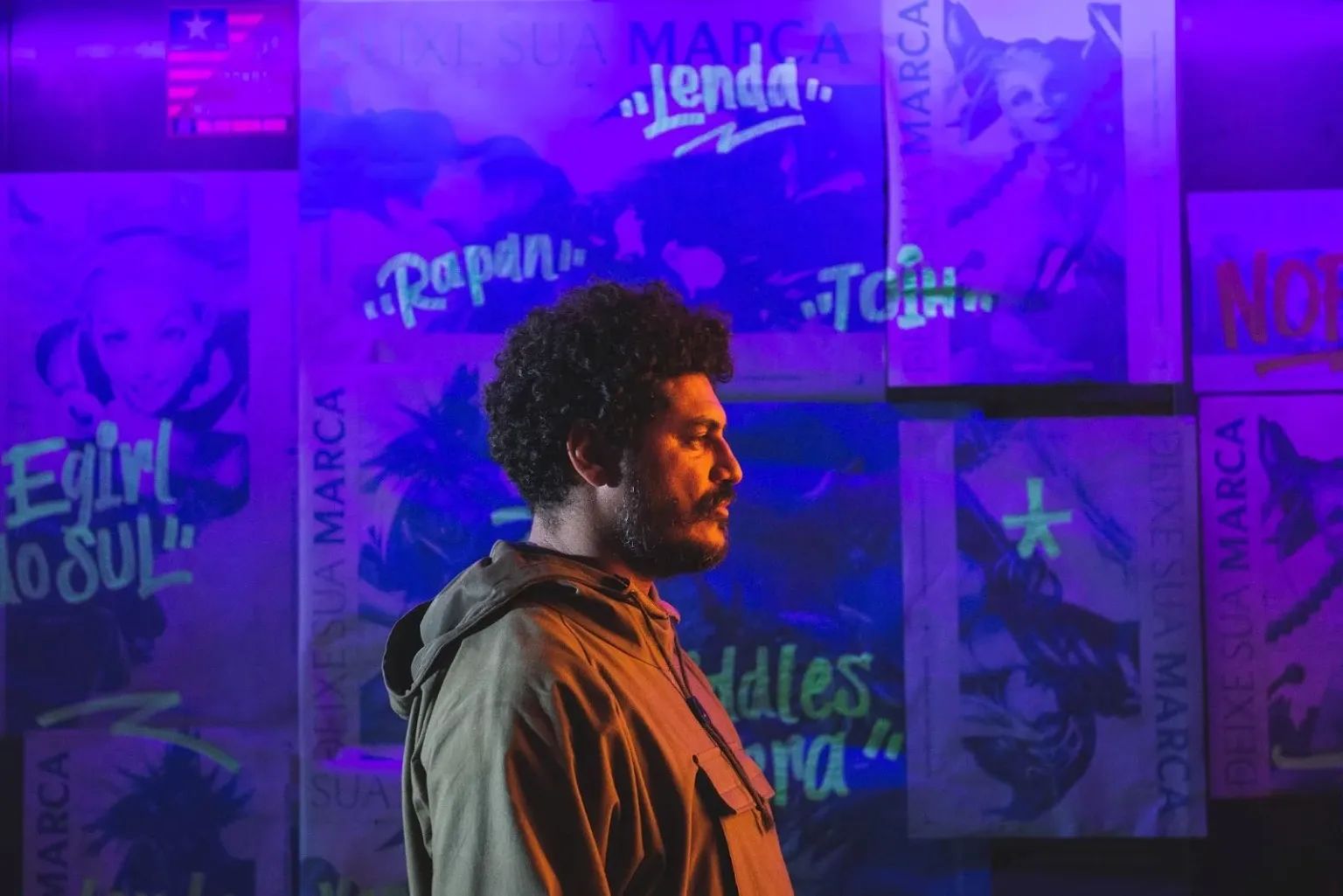 criolo em divulgação do clipe orgulho loco