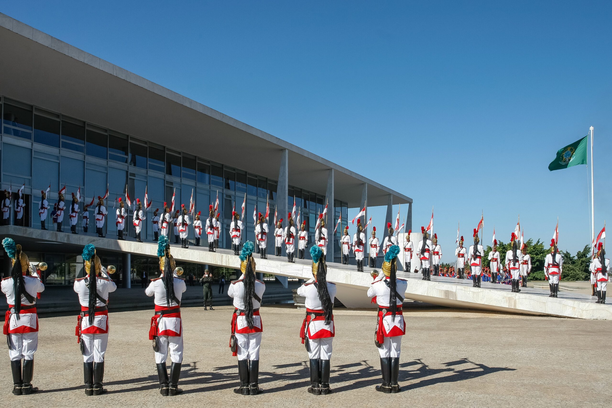 Troca da guarda do Palácio do Planalto. Foto: Marcos Corrêa/PR.