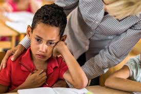 Esta imagem tem um atributo alt vazio. o nome do arquivo é jovem-na-escola-1.jpeg