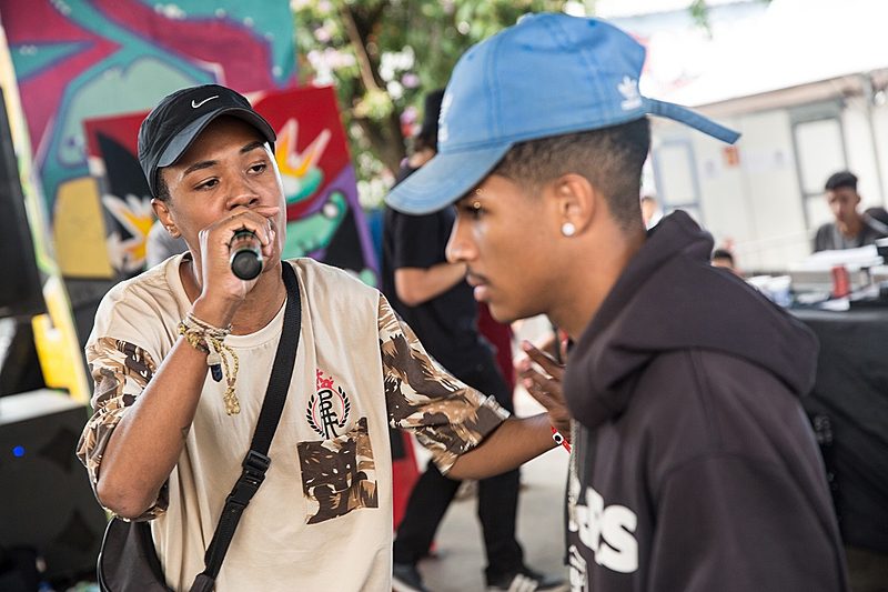 Duelo entre os MC's Zândrio versus Drizzi, no Duelo Nacional de 2017 - Foto: Pablo Bernardo/@pablobernardobh