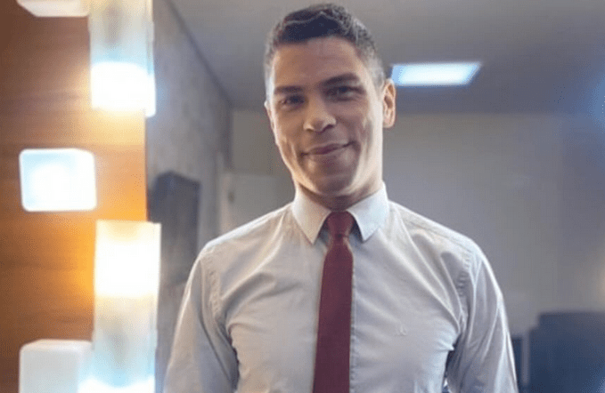 imagem do jornalista e apresentador Thiago Vieira