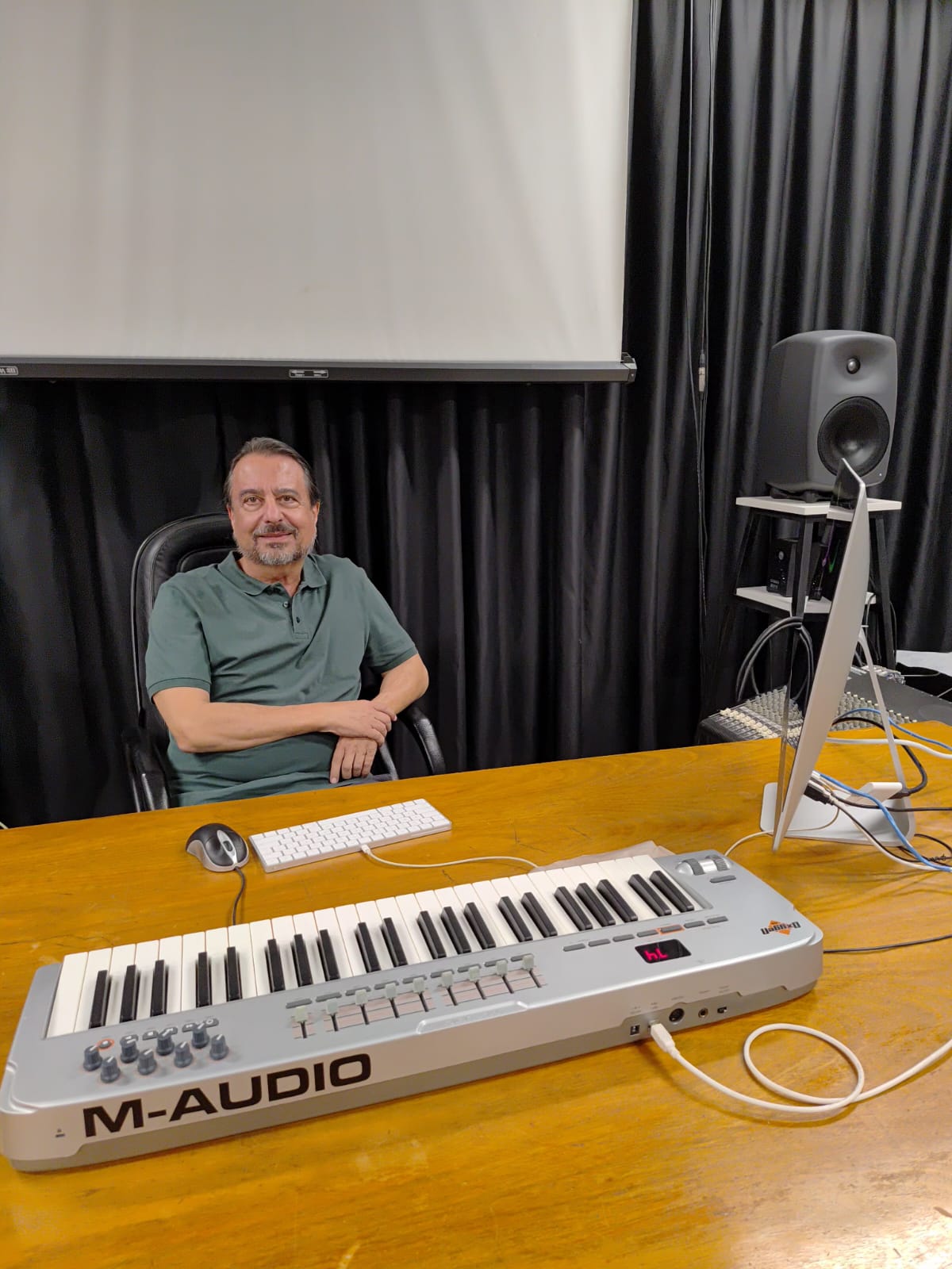 Foto do Prof. Dr. Anselmo Guerra de Almeida, tirada por Rafaela Martins