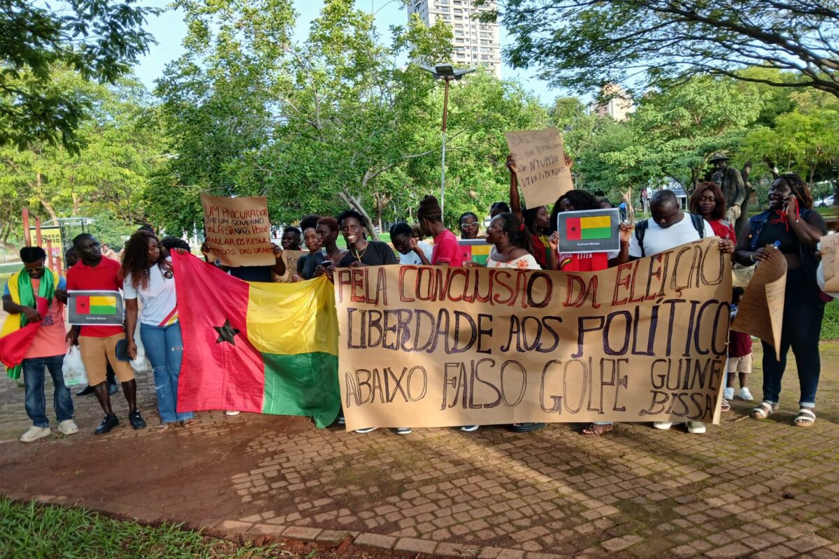 Crise política na Guiné-Bissau provoca protesto de comunidade de migrantes em Goiás