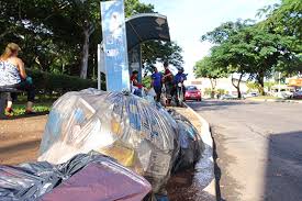 Crise na gestão de resíduos em Goiânia revela atraso estrutural, disputas políticas e pressão social crescente